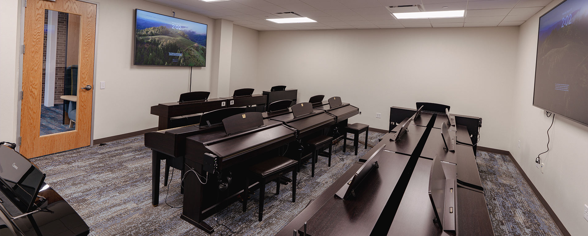 Piano laboratory classroom