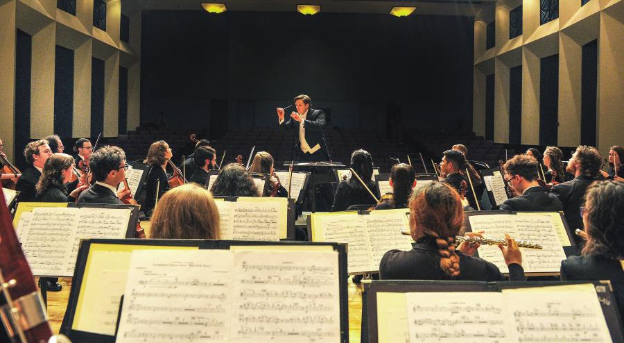 Dr. Gregory Grabowski conducts the SFA Symphony Orchestra.