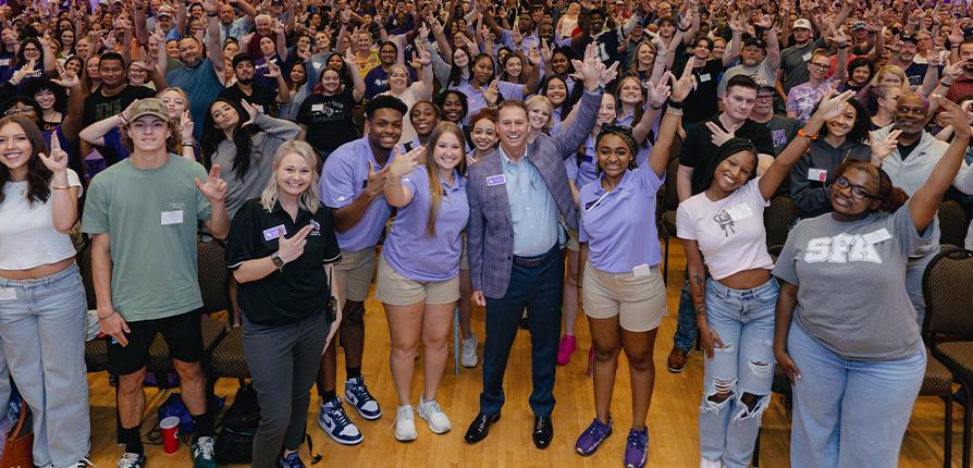 Dr. Neal Weaver with Orientation students and their families