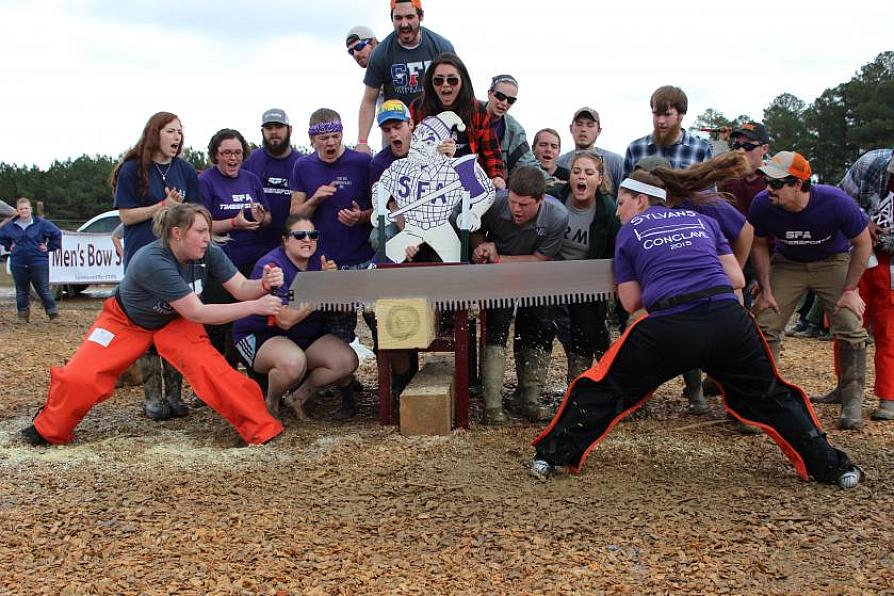 Women’s crosscut event at the 2015 Southern Forestry Conclave hosted by Mississippi State University