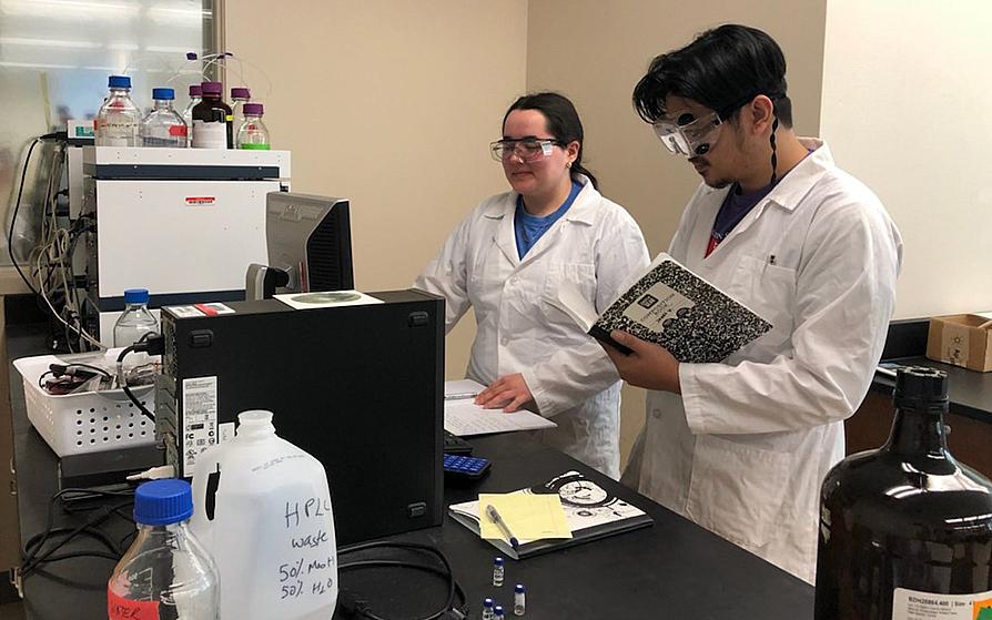 Chemistry students working in a chemistry lab