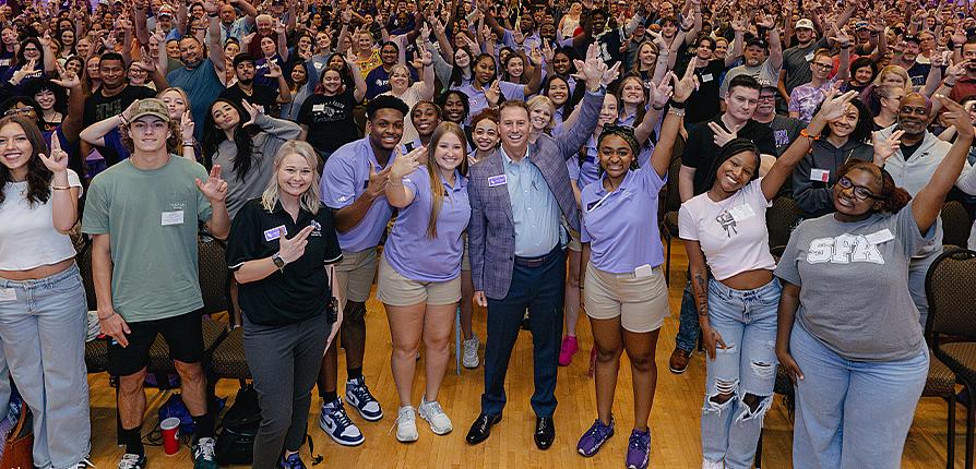 Dr. Neal Weaver with Orientation students and their families