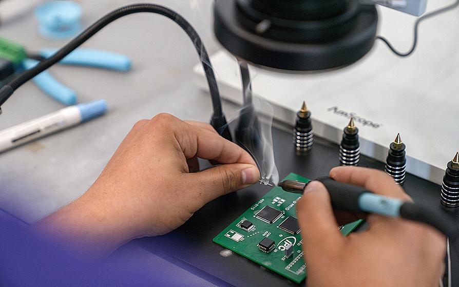 SFA specialty physics, engineering and astronomy labs